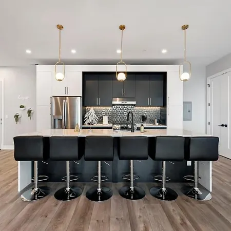 Insta-worthy 3bed 2bath Brand New W Balcony Apartment *