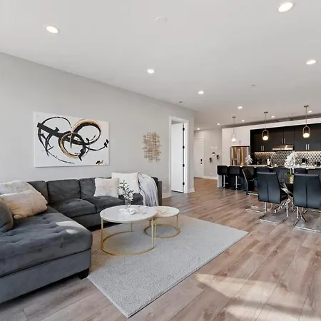 Insta-worthy 3bed 2bath Brand New W Balcony Apartment Chicago
