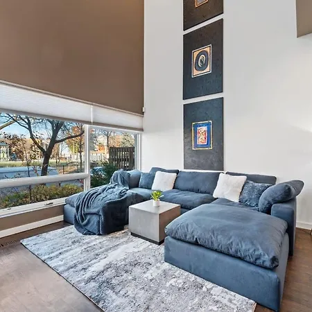 Amazing 4br 4ba Oasis W Rooftop & Stunning Design *