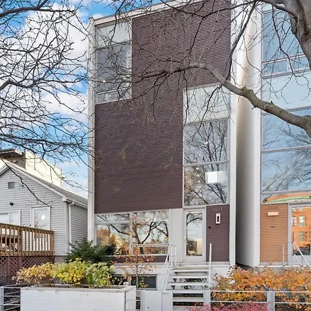 Amazing 4br 4ba Oasis W Rooftop & Stunning Design