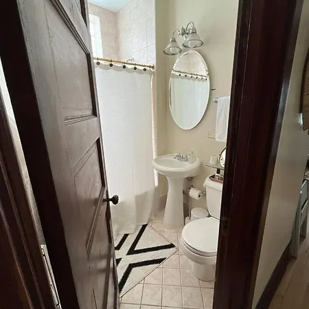 Irving Park Updated Vintage Unit 2-flat *