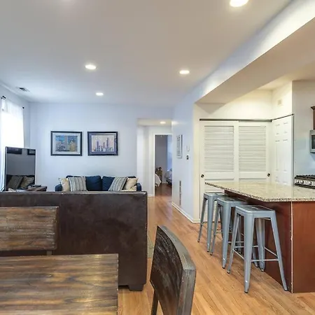 Entire Building-walk To Lincoln Park Or The Holiday home *