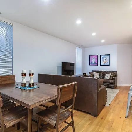 Entire Building-walk To Lincoln Park Or The Holiday home