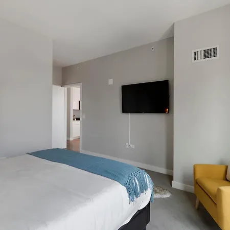 Aurelien Spacious In The Heart Of Gold Coast Apartment Chicago