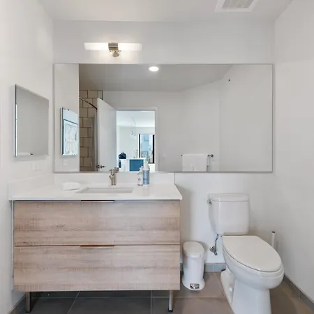 Aurelien Spacious In The Heart Of Gold Coast Apartment