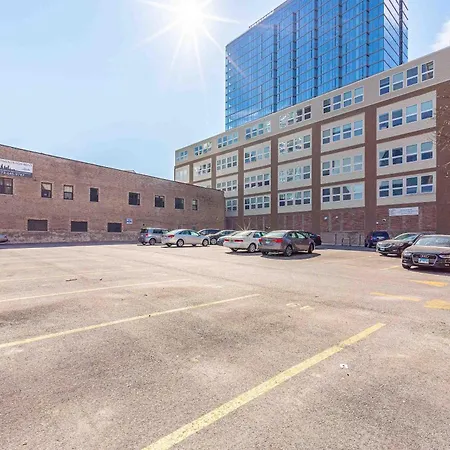 Chic South Loop 2br With Gym And Optional Parking Near Grant Park, Mccormick Place, Museum Campus & Downtown