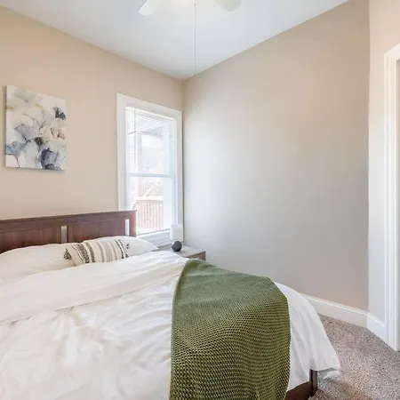 Holiday home 3br Modern Near Wrigley Depaul +free Parking *