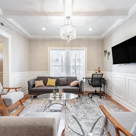 3br Modern Near Wrigley Depaul +free Parking * Chicago