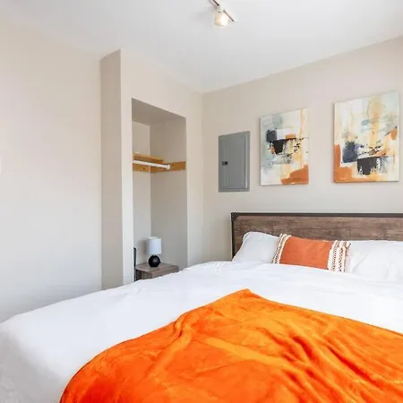 Holiday home 3br Modern Near Wrigley Depaul +free Parking *