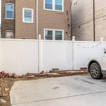 Spacious 3brcondo Near Wrigley Depaul +freeparking