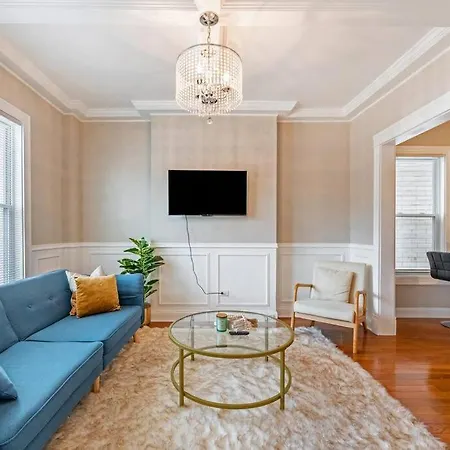 Spacious 3brcondo Near Wrigley Depaul +freeparking Holiday home Chicago
