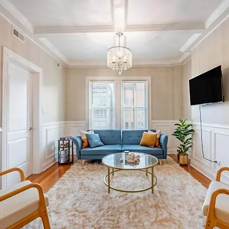 Spacious 3brcondo Near Wrigley Depaul +freeparking Holiday home *