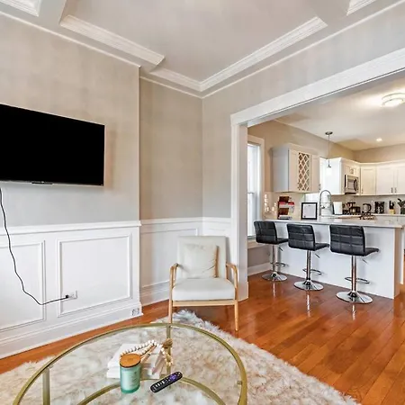 Spacious 3brcondo Near Wrigley Depaul +freeparking Chicago
