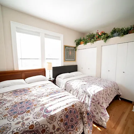 Sleeps 10-20 Free Tv & Parking *