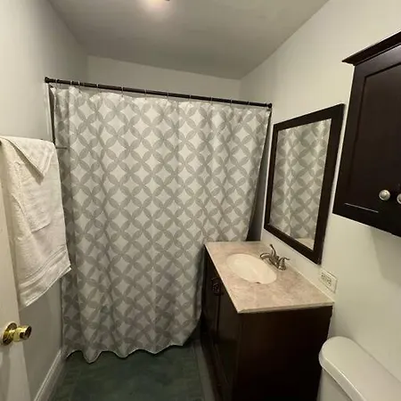 Apartment Urban Retreat 3 Bedroom Apt. Chicago