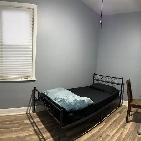 Urban Retreat 3 Bedroom Apt. Apartment Chicago