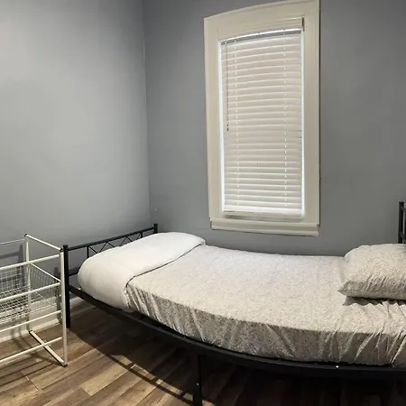 Urban Retreat 3 Bedroom Apt.