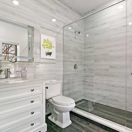 Relaxing 3br With King Beds & Washer - Lawndale 1 & 2 Rep Apartment *