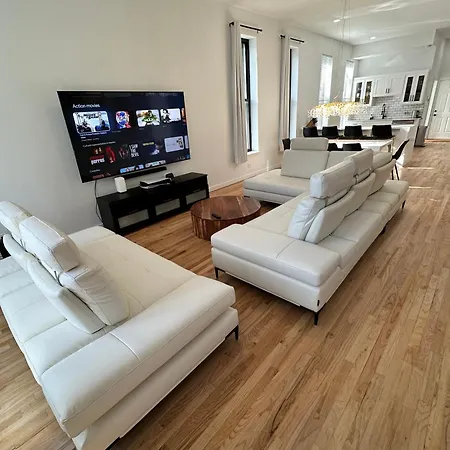 Holiday home Luxe Spacious Sfh In Bucktown With Secure Parking Chicago