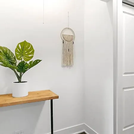 Apartment Great Value 2br In Lakeview - Oakdale E2 E1 Rep *