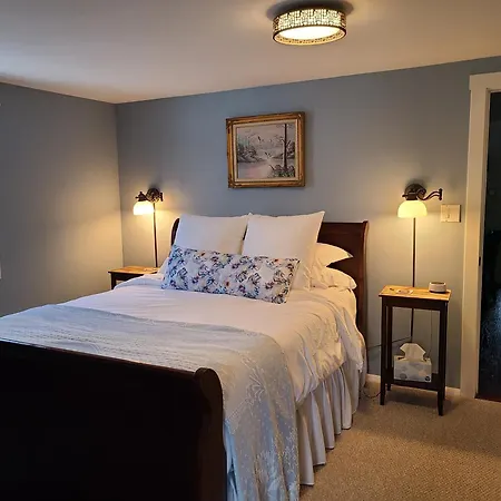 Well-appointed Cozy Portage Park Apt, Dogs, Kids, Free Parking, 420 Compliant * Chicago