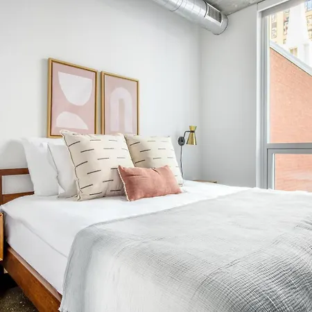 River N 1br W Gym Pool Nr L Stop Chi-359 * Chicago