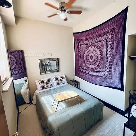 Homey And Private 1 Bed Located 15min To City *