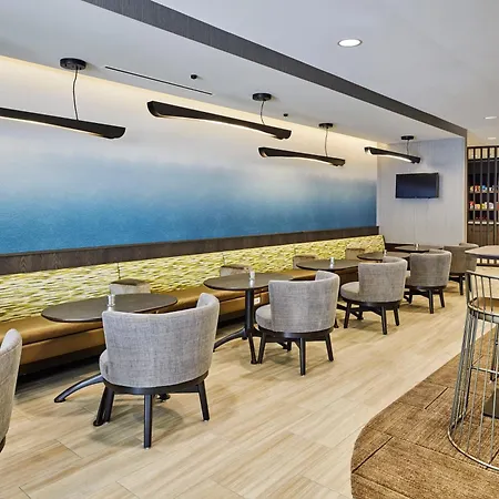 Springhill By Marriott Chinatown Hotel 3*
