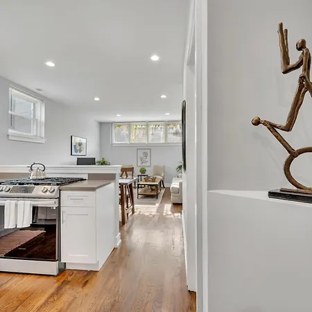 Spacious Bucktown Sanctuary