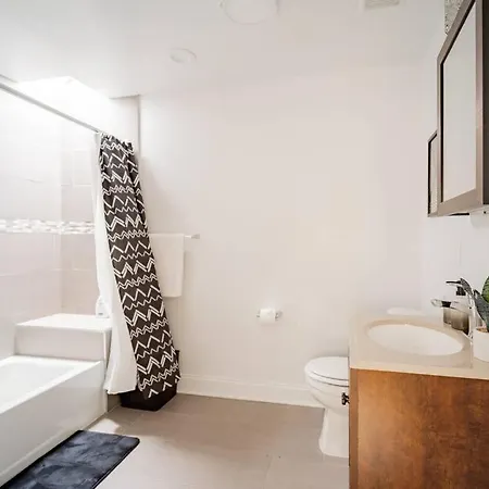 Lively 3br In - Milwaukee N3 *
