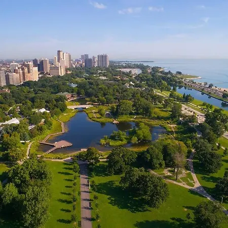 Amazing Designer Unit In The Heart Of Lincoln Park That Sleeps Up To 6 * Chicago