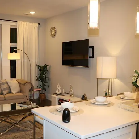 Spacious Haven Apartment Chicago