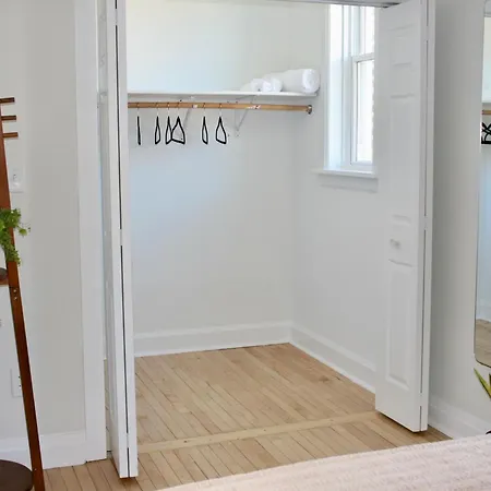 Apartment Stunning 4bd/2ba Getaway Chicago