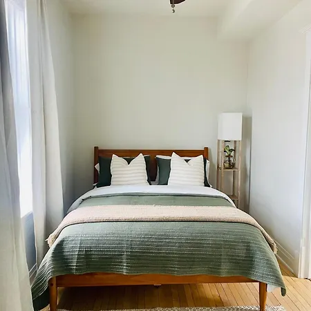 Stunning 4bd/2ba Getaway Apartment *