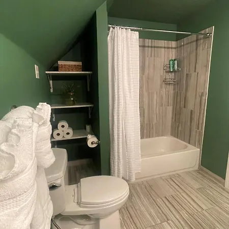 Stunning 4bd/2ba Getaway Chicago