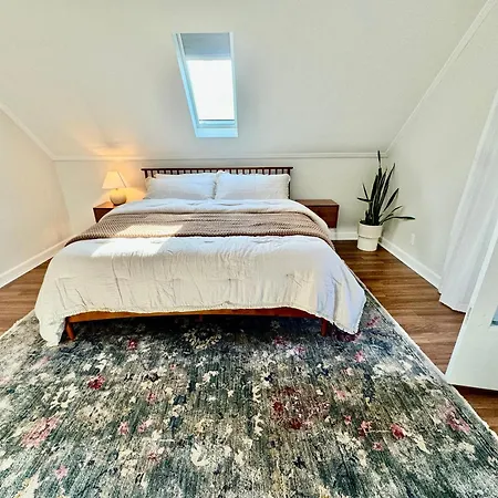 Apartment Stunning 4bd/2ba Getaway Chicago