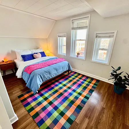 Apartment Stunning 4bd/2ba Getaway Chicago