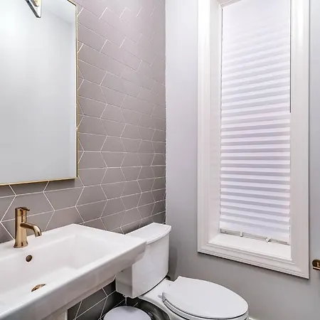 Immaculate Brand New Downtown *