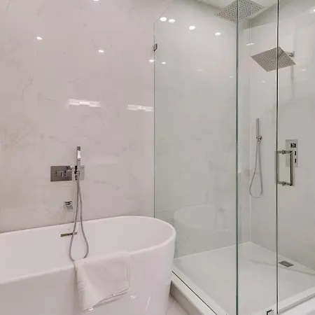 Holiday home Stunning Duplex #1 - Downtown River North *