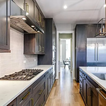 Immaculate Brand New Downtown *