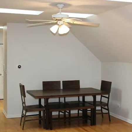 Entire Building-walk To Lincoln Park Or The