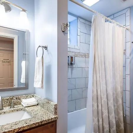 Holiday home Entire Building-walk To Lincoln Park Or The