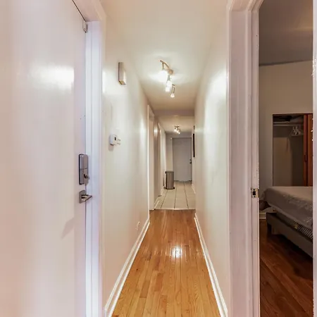 Comfortable In The Heart Of Bronzeville Apartment *