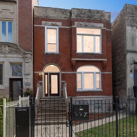 Comfortable In The Heart Of Bronzeville *