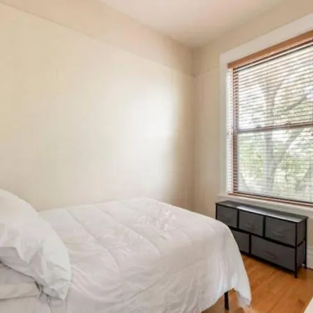 The Roscoe Village Apartment *