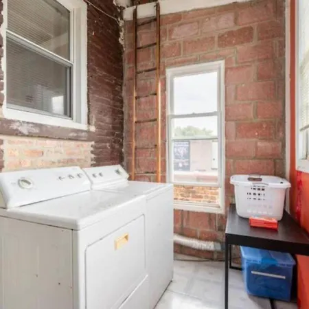 The Roscoe Village Apartment Chicago