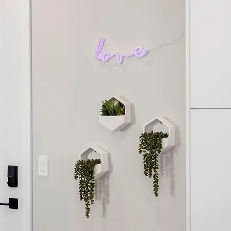 Insta-worthy 3bed 2bath Brand New W Balcony Apartment *