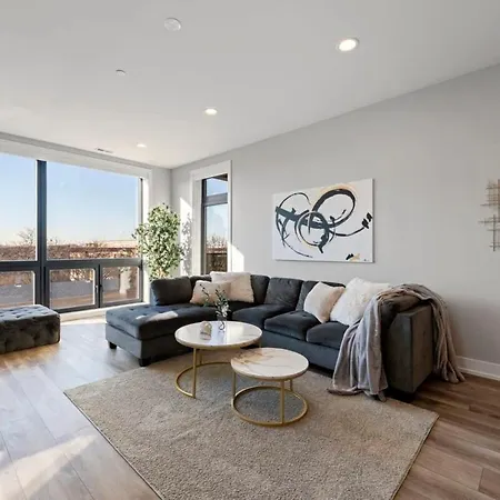 Insta-worthy 3bed 2bath Brand New W Balcony * Chicago