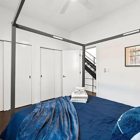 Amazing 4br 4ba Oasis W Rooftop & Stunning Design