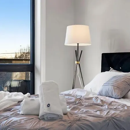 Insta-worthy 3bed 2bath Brand New W Balcony